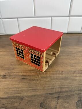Thomas & Friends Wooden Engine Shed Depot Toy Train Building Brio Compatible